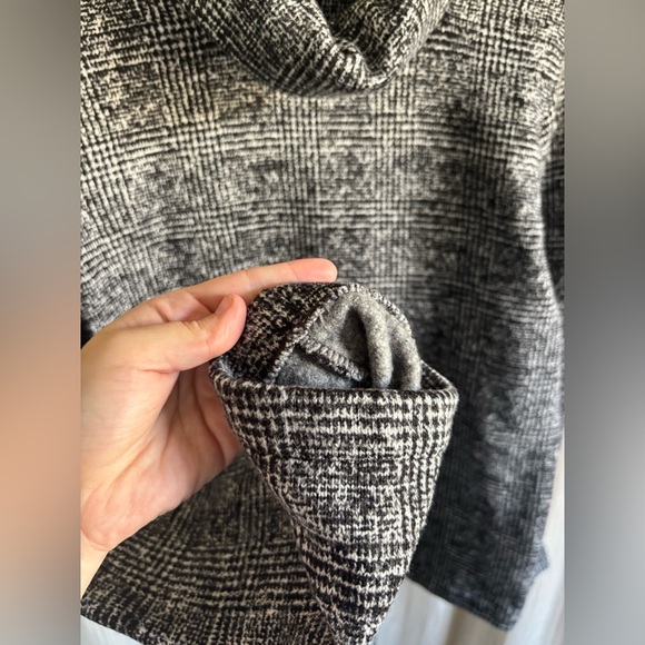 J. Crew Plaid Turtleneck Pullover- Large - Picture 5 of 8